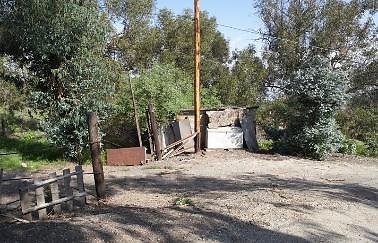 area 5 s barn of 2 frm nw facing s-378x243