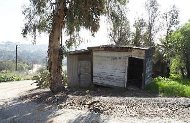 area 5 s barn of 2 from road-375x242