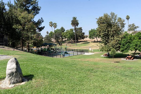 Hollenbeck Park 180911JH082
