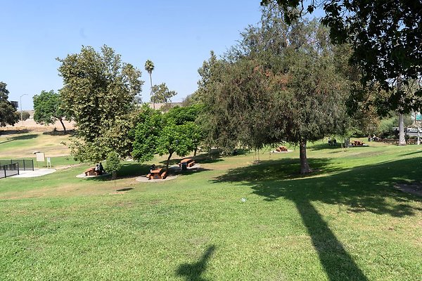 Hollenbeck Park 180911JH083