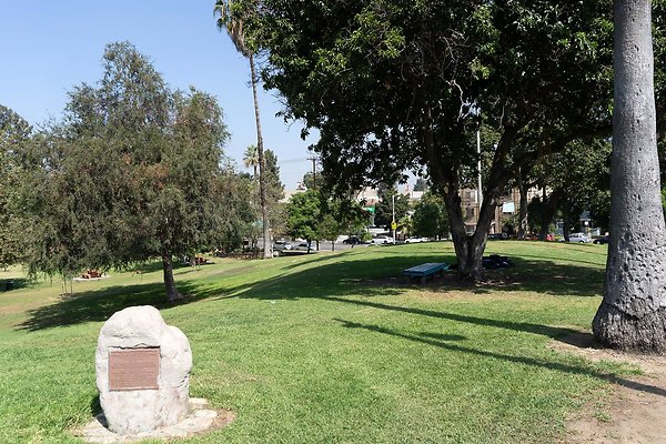 Hollenbeck Park 180911JH080