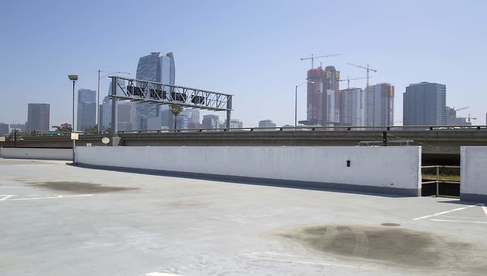 1330-N.-Pico-Parking-Lot-011
