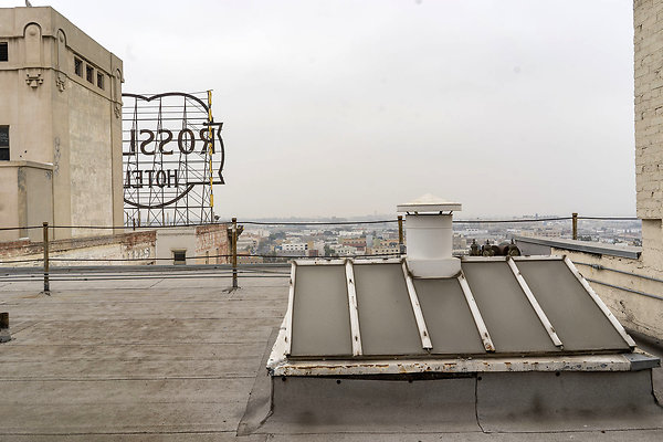 SecurityBldgRooftopCreativeScout20180925JH024