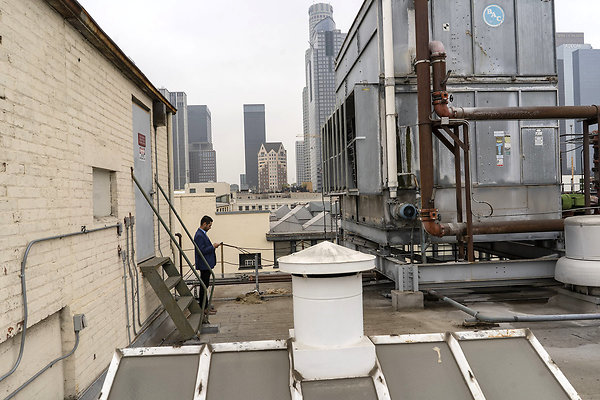 SecurityBldgRooftopCreativeScout20180925JH025