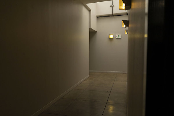 SecurityBldgRooftopCreativeScout20180925JH005