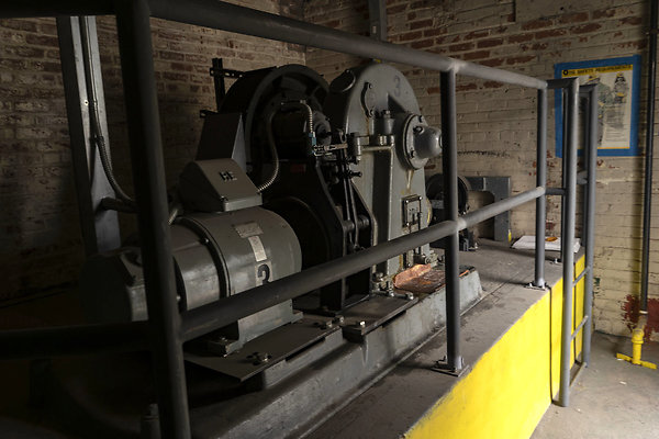 SecurityBldgRooftopCreativeScout20180925JH039