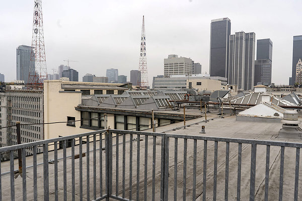 SecurityBldgRooftopCreativeScout20180925JH008