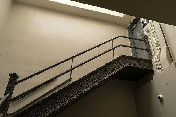 SecurityBldgRooftopCreativeScout20180925JH006