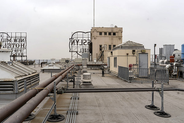 SecurityBldgRooftopCreativeScout20180925JH014