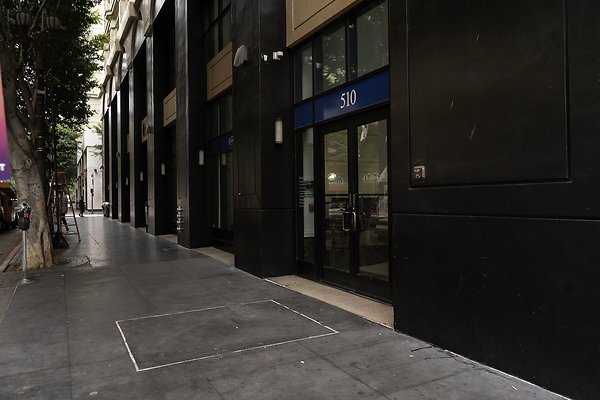 SecurityBldgRooftopCreativeScout20180925JH002