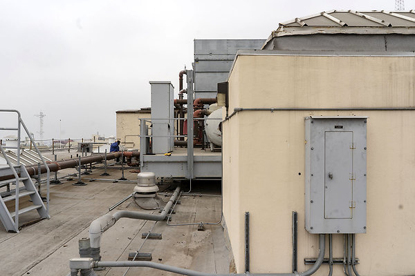 SecurityBldgRooftopCreativeScout20180925JH021