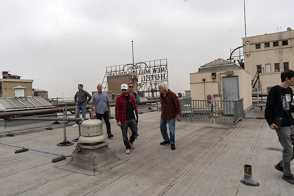 SecurityBldgRooftopCreativeScout20180925JH012