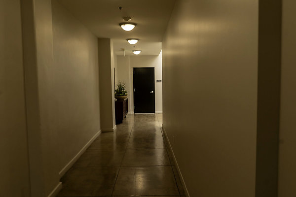 SecurityBldgRooftopCreativeScout20180925JH003