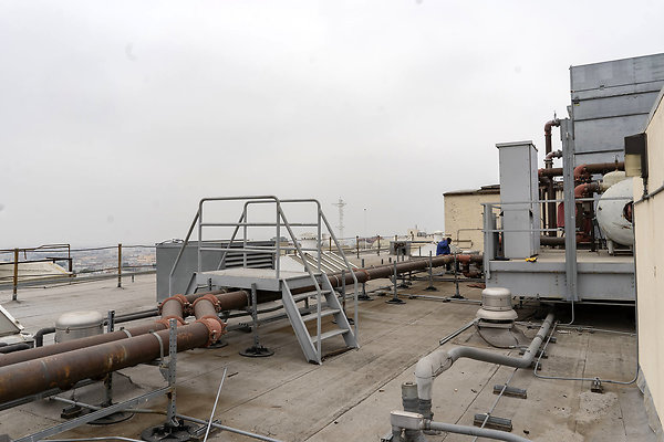 SecurityBldgRooftopCreativeScout20180925JH020