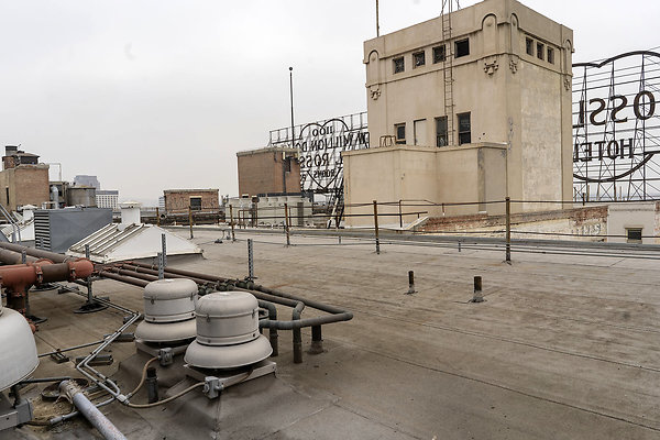 SecurityBldgRooftopCreativeScout20180925JH023