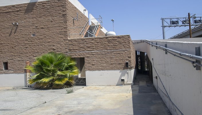 1330-N.-Pico-Loading-Dock-012