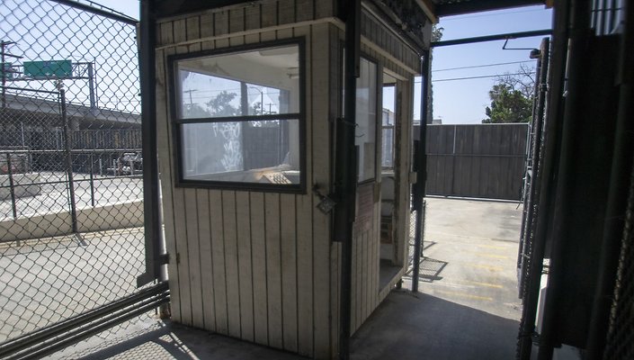 1330-N.-Pico-Loading-Dock-023