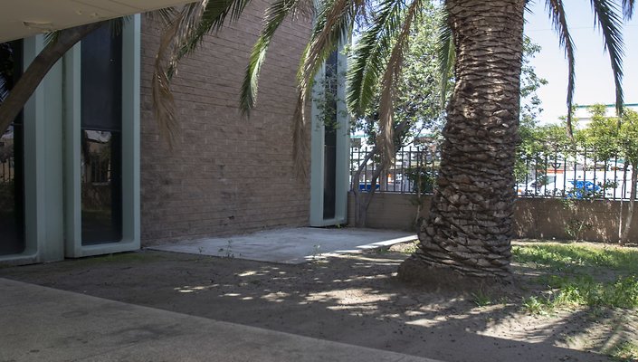 1330-N.-Pico-Exterior-Plaza-010