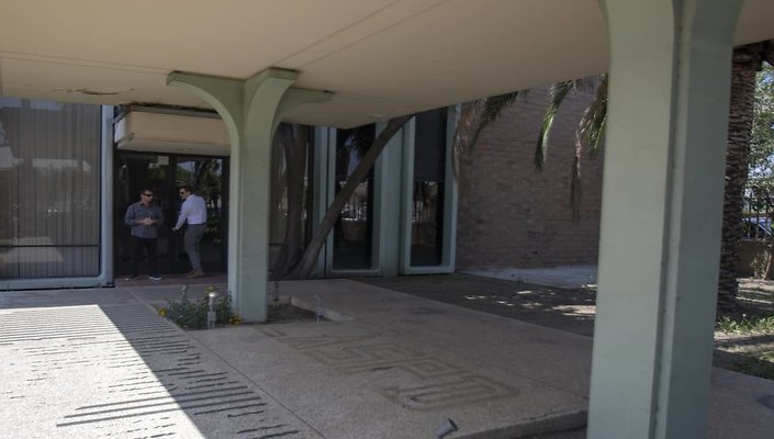 1330-N.-Pico-Exterior-Plaza-009