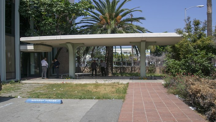 1330-N.-Pico-Exterior-Plaza-020