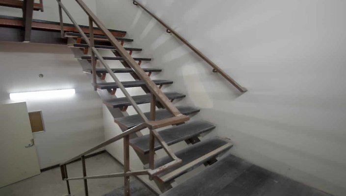 1330-N.-Pico-Staircase-006