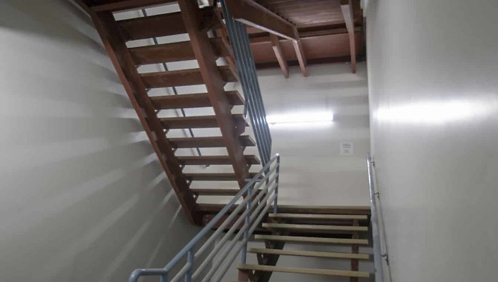 1330-N.-Pico-Staircase-003