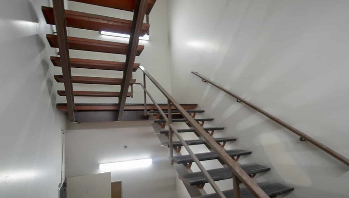 1330-N.-Pico-Staircase-007