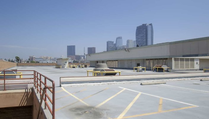 1330-N.-Pico-Parking-Lot-045
