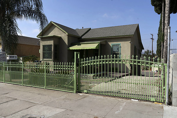 YongNakChurchAreaSt 180911JH025