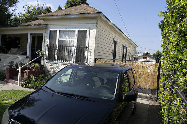 YongNakChurchAreaSt 180911JH034