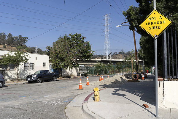 YongNakChurchAreaSt 180911JH009