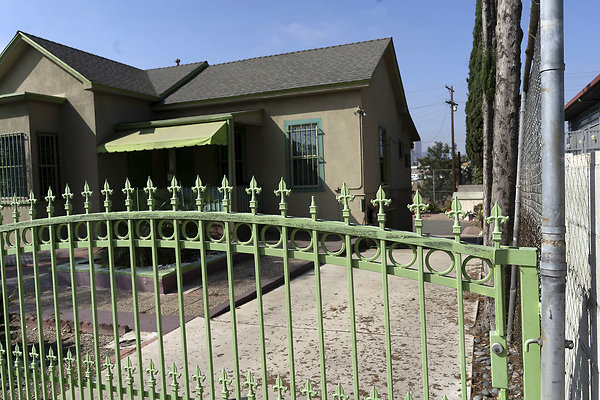 YongNakChurchAreaSt 180911JH023