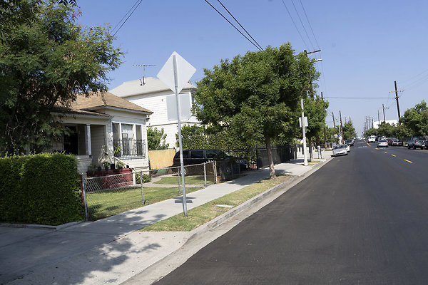 YongNakChurchAreaSt 180911JH033