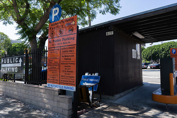 Olvera St 180911JH001