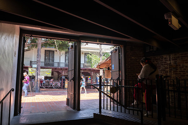 Olvera St 180911JH043