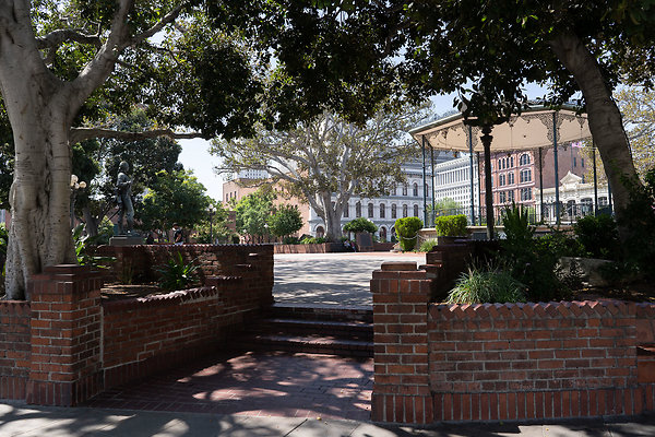 Olvera St 180911JH027