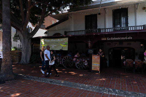 Olvera St 180911JH064