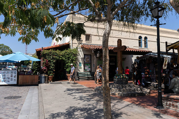 Olvera St 180911JH037