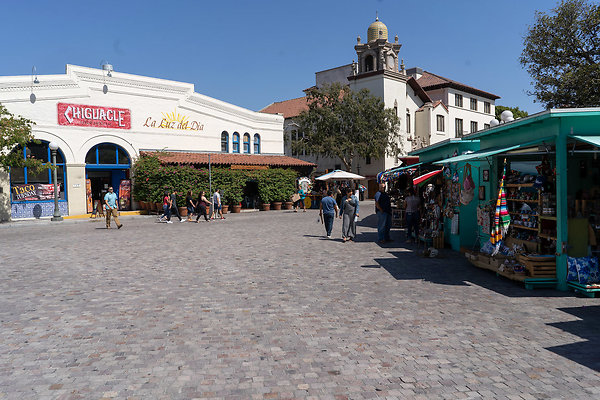 Olvera St 180911JH011
