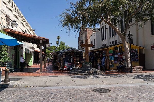 Olvera St 180911JH032