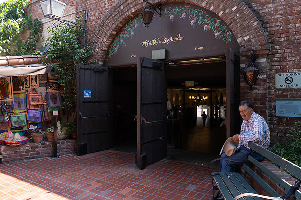 Olvera St 180911JH042