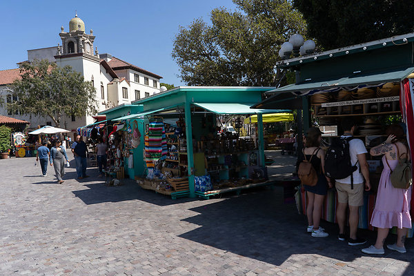 Olvera St 180911JH012