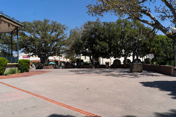 Olvera St 180911JH031