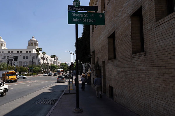 Olvera St 180911JH049