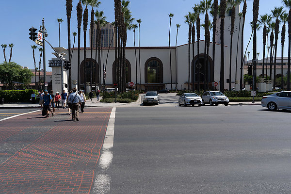 Olvera St 180911JH074