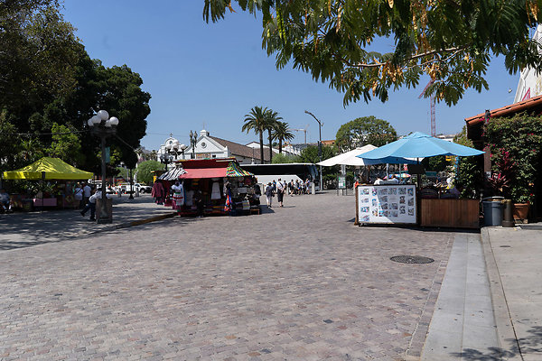 Olvera St 180911JH036