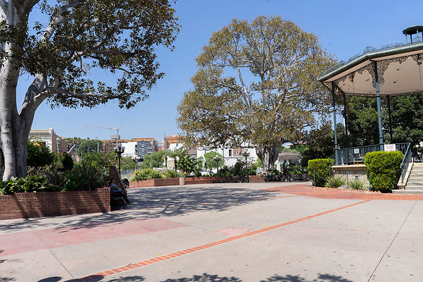 Olvera St 180911JH029