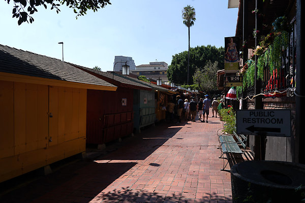 Olvera St 180911JH053