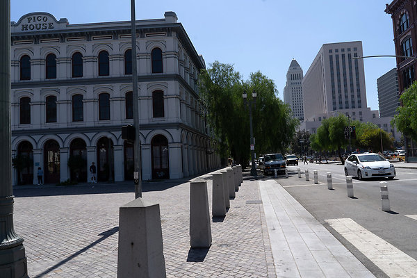 Olvera St 180911JH018