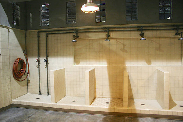 Capital+Arts+Set,+Asylum+Shower+Room